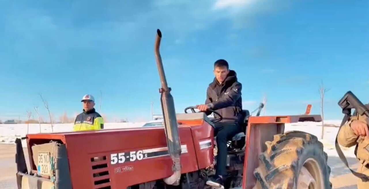 Muğla'da Yaşlı Adam Çeyrek Asır Sonra Çalınan Traktörüne Kavuştu 7